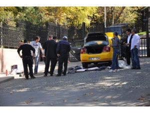 Çankaya Köşkü Kapısında Canlı Bomba Alarmı