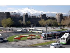 Şehir İçi Ulaşımda Her Gün 9 Bin 100 Sefer Yapılıyor