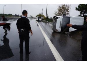 Kaza Yapan Banka Aracı Polisi Alarma Geçirdi