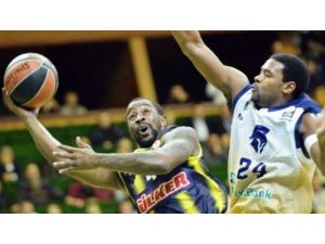 Budivelnik Kiev: 84 - Fenerbahçe Ülker: 102