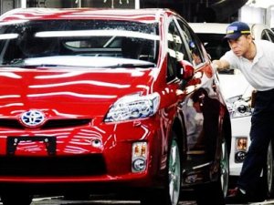 Toyota 885 bin aracını geri çağırıyor