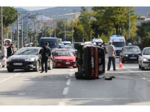 Samsun’da Meydana Gelen Tek Taraflı Trafik Kazasında 1’i Ağır 4 Kişi Yaralandı