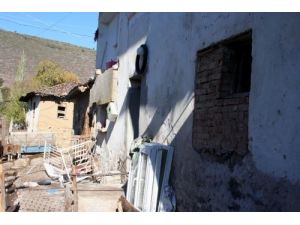 Düğün Evinde Balkon Çöktü: 14 Yaralı