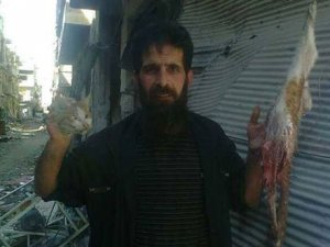 Suriye'de halk açlık yüzünden kedi yemeye başladı(+18)