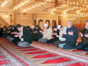 Filistin için teheccüd namazı sonrası dua