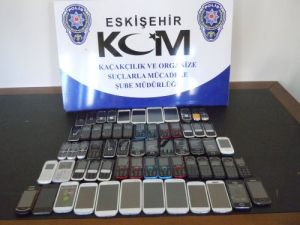 Eskişehir'de 64 Adet Kaçak Cep Telefonu Ele Geçirildi
