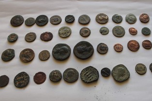 Şüpheli poşetten tarihi eser çıktı