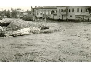 Aksaray 150 Yıl Önce Selle Yerle Bir Olmuş