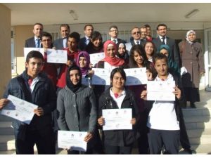 72 Öğrenciye Tubitak Katılım Belgesi Verildi