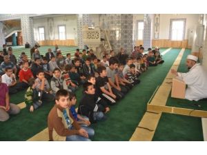 Hoca Ahmet Yesevi Cami’nde Ahlak Ve Edep Sohbetleri Başladı