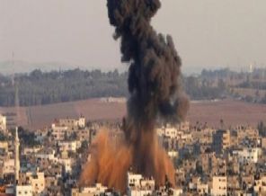 İsrail Gazze'yi füzelerle vurdu!
