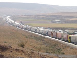Habur’da 30 Kilometre Kuyruk Oluştu