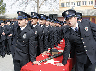 Polislerin bunları yapması artık yasak!