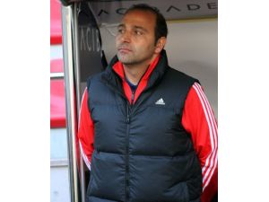 Fuat Çapa: A2'ye Gönderilen Futbolcular Muhasebelerini Yapsın