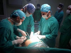 Siirt Devlet Hastanesi'nde İlk Kez Kapalı Sistemle Ameliyat Yapıldı