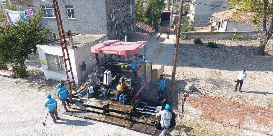 Suluova Belediyesinden Pazar Mahallesi’nde asfalt çalışması