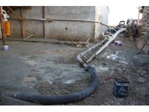Beton Pompa Kulesi Koptu: 2 Ölü
