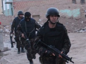 Hırsızlık çetesine şafak operasyonu: 20 gözaltı