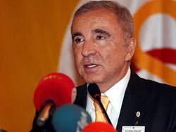 Ünal Aysal 4 imzanın müjdesini verdi