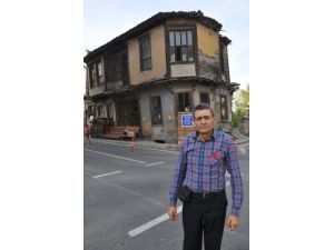 Tarihi Eser Diye Dokunulmayan Yatık Bina Tehlike Saçıyor