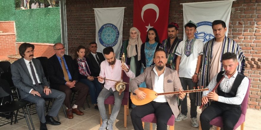 Türk Cumhuriyetlerinden Mehmetçik’e Barış Pınarı Destanı Türküsü