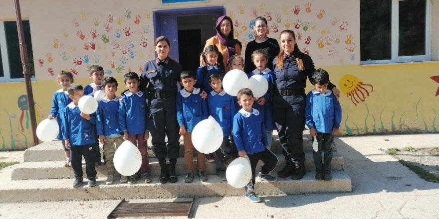 Jandarmadan köy okullarındaki öğrencilerle rol model buluşması