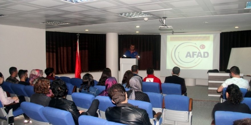 Van YYÜ’de "Temel Afet Bilinci ve Deprem Eğitimi" semineri