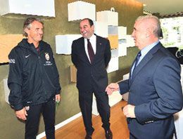 Ünal Aysal'dan Mancini'ye villa