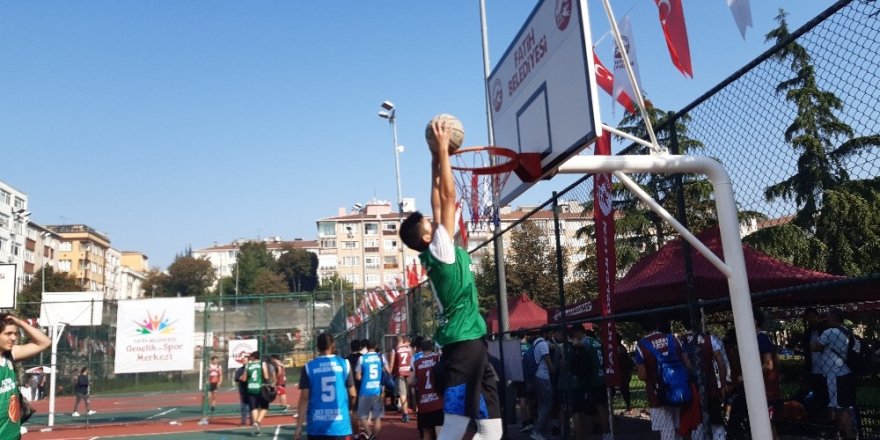 Fatih’te 3x3 Sokak Basketbolu Turnuvası başladı