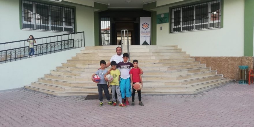 Malatya’da özel okuldan gençlere özel "ücretsiz spor"