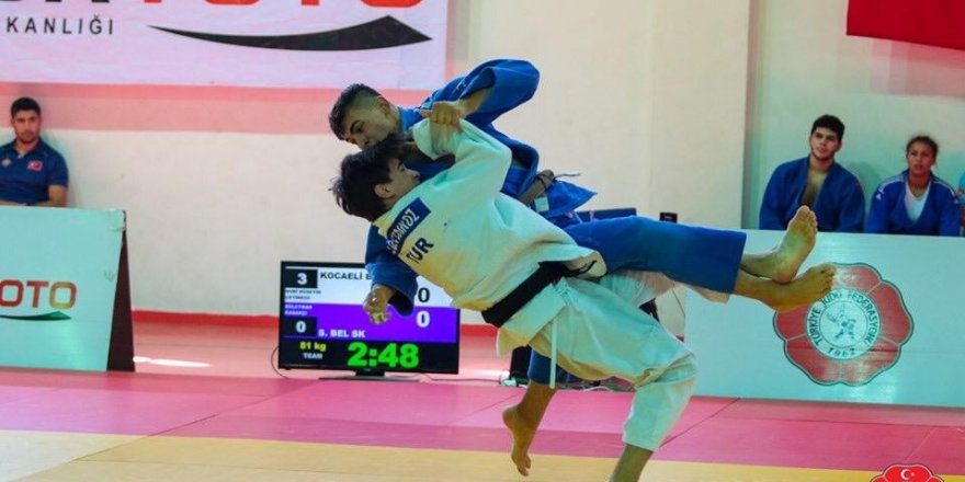 Kağıtsporlu judocular namağlup şampiyon oldu