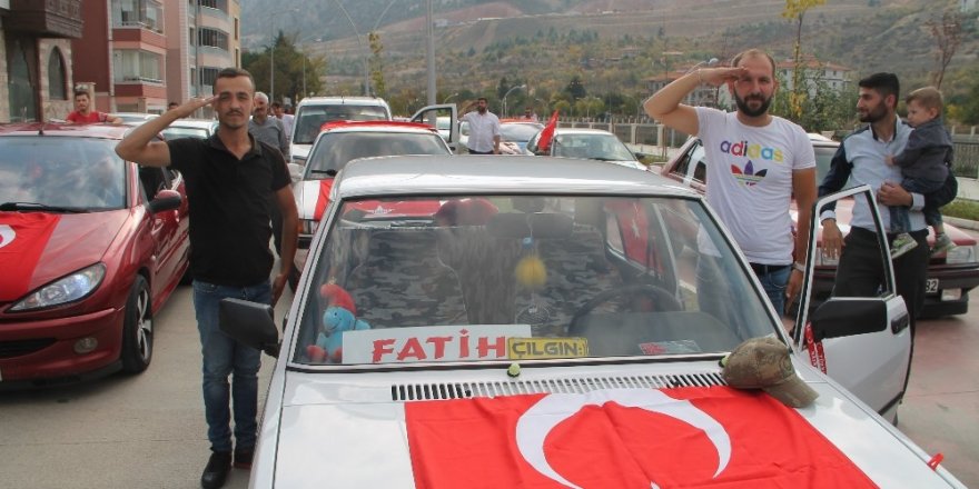 Modifiye tutkunlarından Mehmetçiğe destek konvoyu