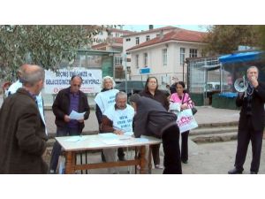 Emekliler Promosyon İçin İmza Topladı