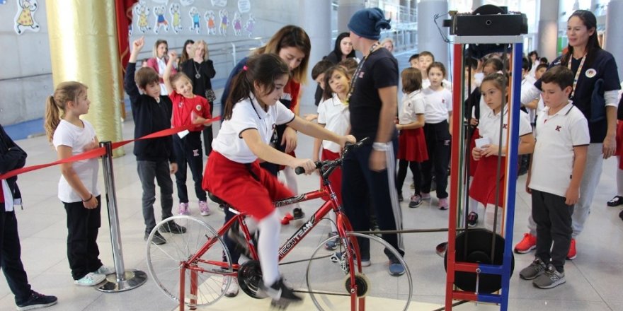 TED Ankara Kolejinde üreten pedallar