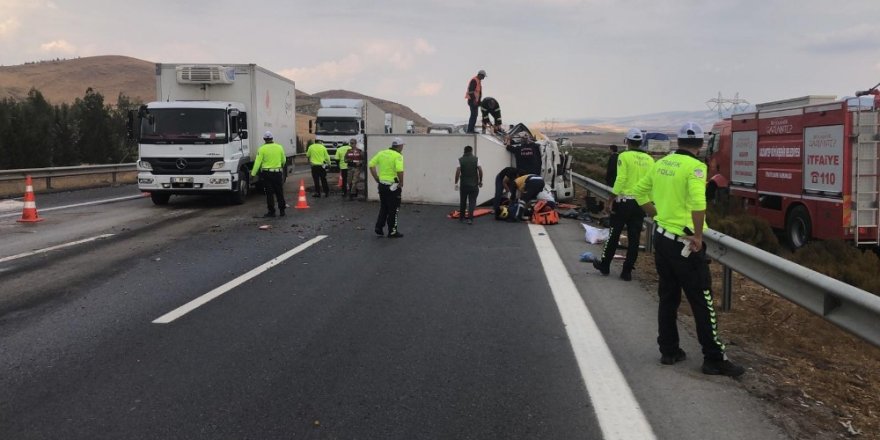 Nurdağı’nda iki araç çarpıştı: 1 ölü, 6 yaralı