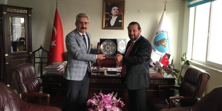 Rektör Akgül: “Belediyelerle işbirliğini güçlendiriyor”