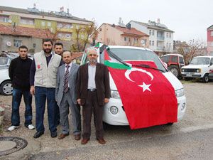 İşadamı Filistin’e minibüs bağışladı