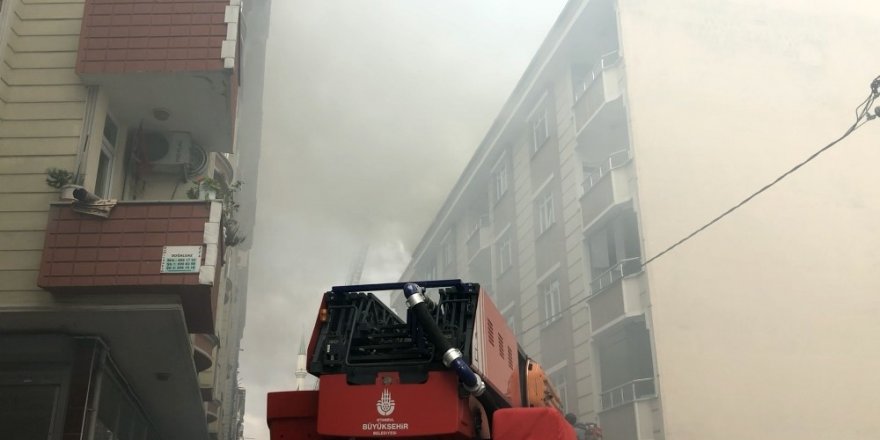 Esenyurt’ta çatı katında çıkan yangın nedeniyle panik yaşandı