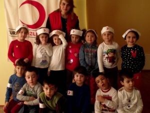 Türk Kızılayı, Öğrencilere Kızılay Semineri Verdi