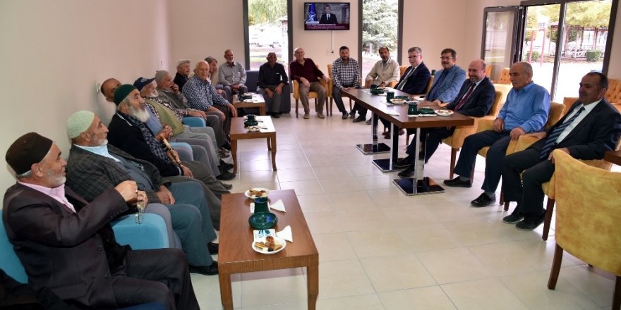 Başkan Pekyatırmacı’dan Akşemsettin Emekli Lokaline ziyaret