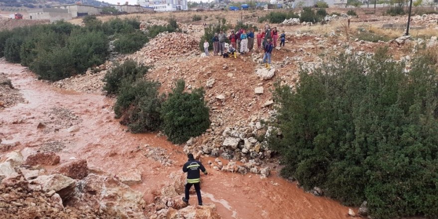Gaziantep’te şiddetli yağmur sele neden oldu