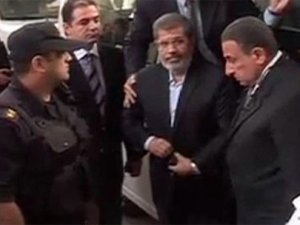 Mursi'nin üstündeki Türk malı ceket