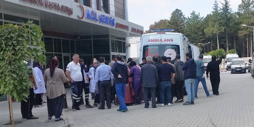 Traktörün altında kalan 5 yaşındaki çocuk ağır yaralandı