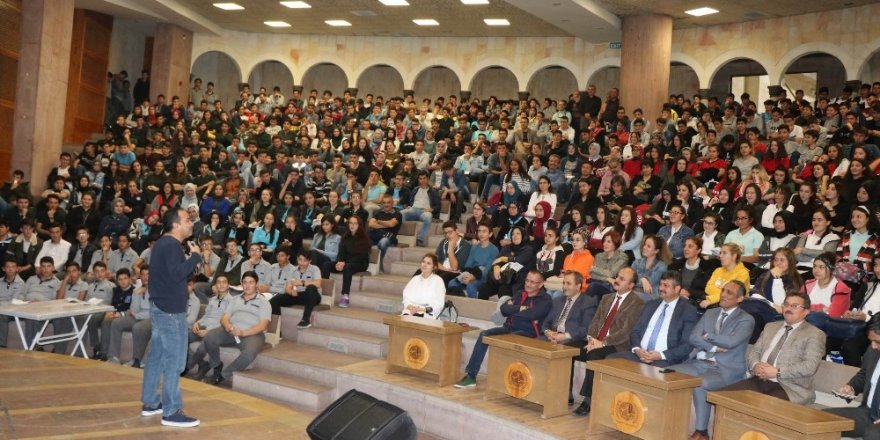 Nevşehir’de “Geleceğim Mesleğim” konferansı düzenlendi