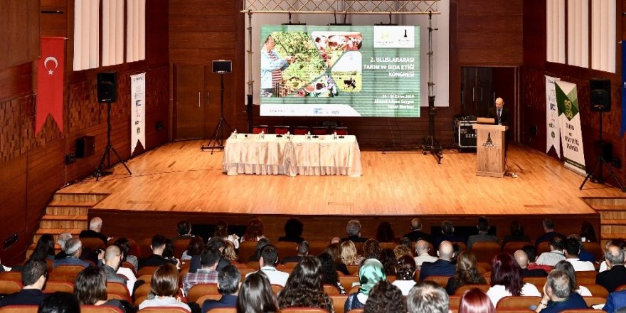 İzmir’de 2. Uluslararası Tarım ve Gıda Etiği Kongresi başladı