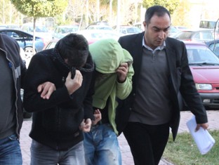 Milletvekili eşinin bürosunu çalışanı soymuş