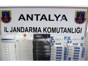 Manavgat'ta 2 Bin 350 Paket Gümrük Kaçağı Sigara Ele Geçirildi