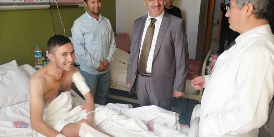 Türkmenoğlu’ndan yaralı askerlere ziyaret