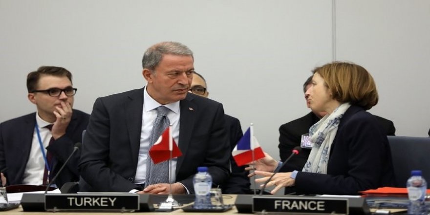 Bakan Akar,Fransa Savunma Bakanı Florence Parly ile görüştü