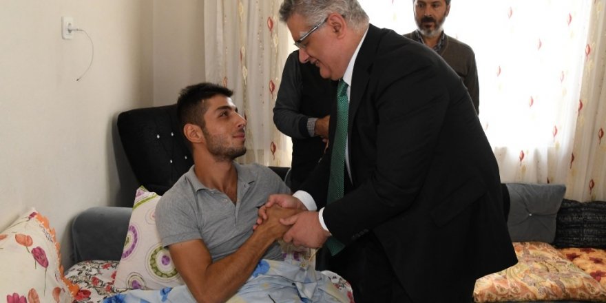 Vali Aykut Pekmez’den ‘Barış Pınarı Harekatı’ gazilerine ziyaret